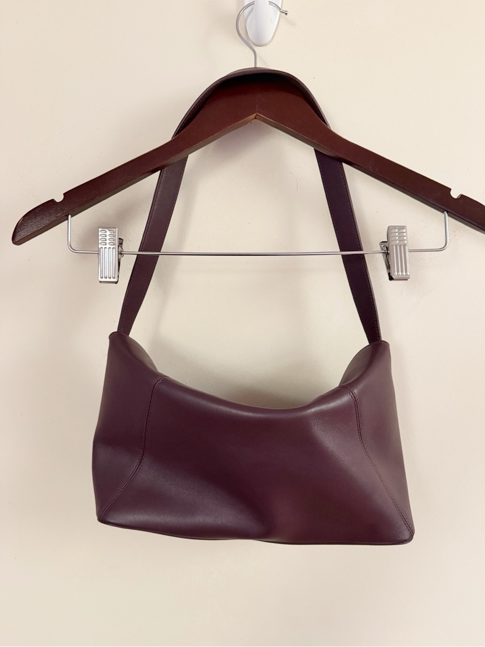 Cuyana Forma Shoulder Bag in Plum Compact Functional Purse - Picture 6 of 12